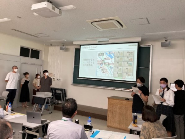 <滋賀大学夏季集中講義の様子>